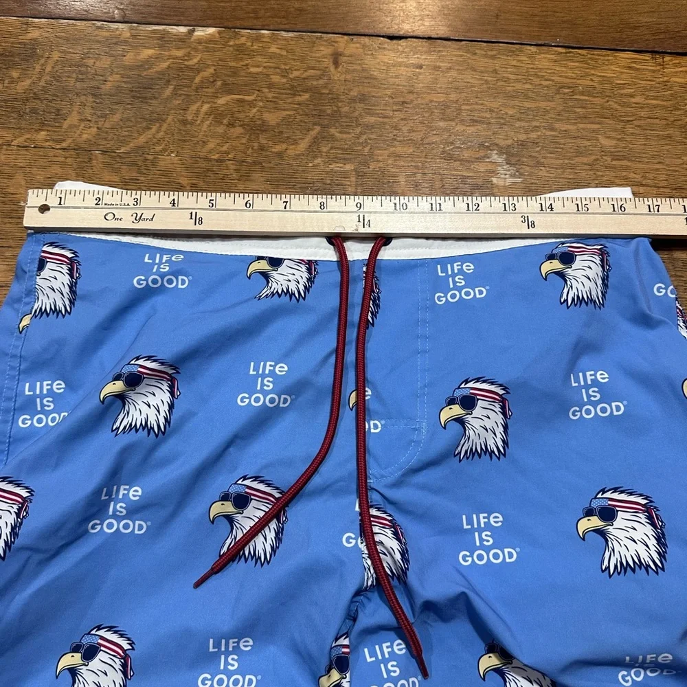 Life Is Good‎ men’s sz medium American Eagle swim trunks(P)